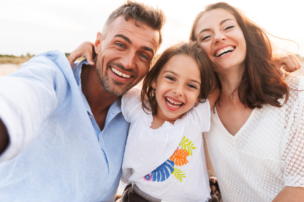 Familie, Thema Stirnimplantate